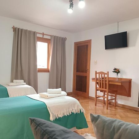 Hospedaje Amilcar Esquel Bagian luar foto