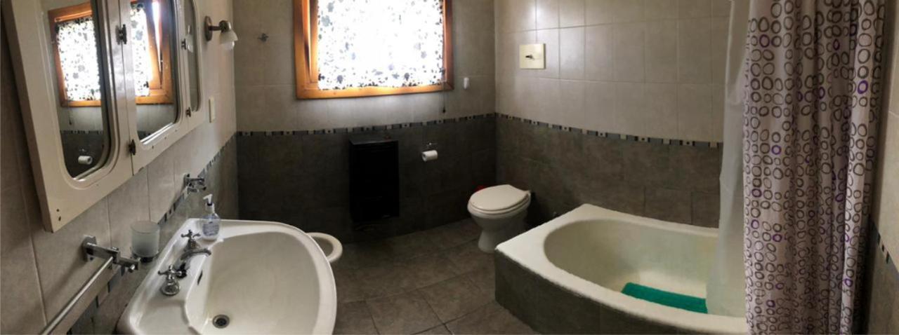 Hospedaje Amilcar Esquel Bagian luar foto