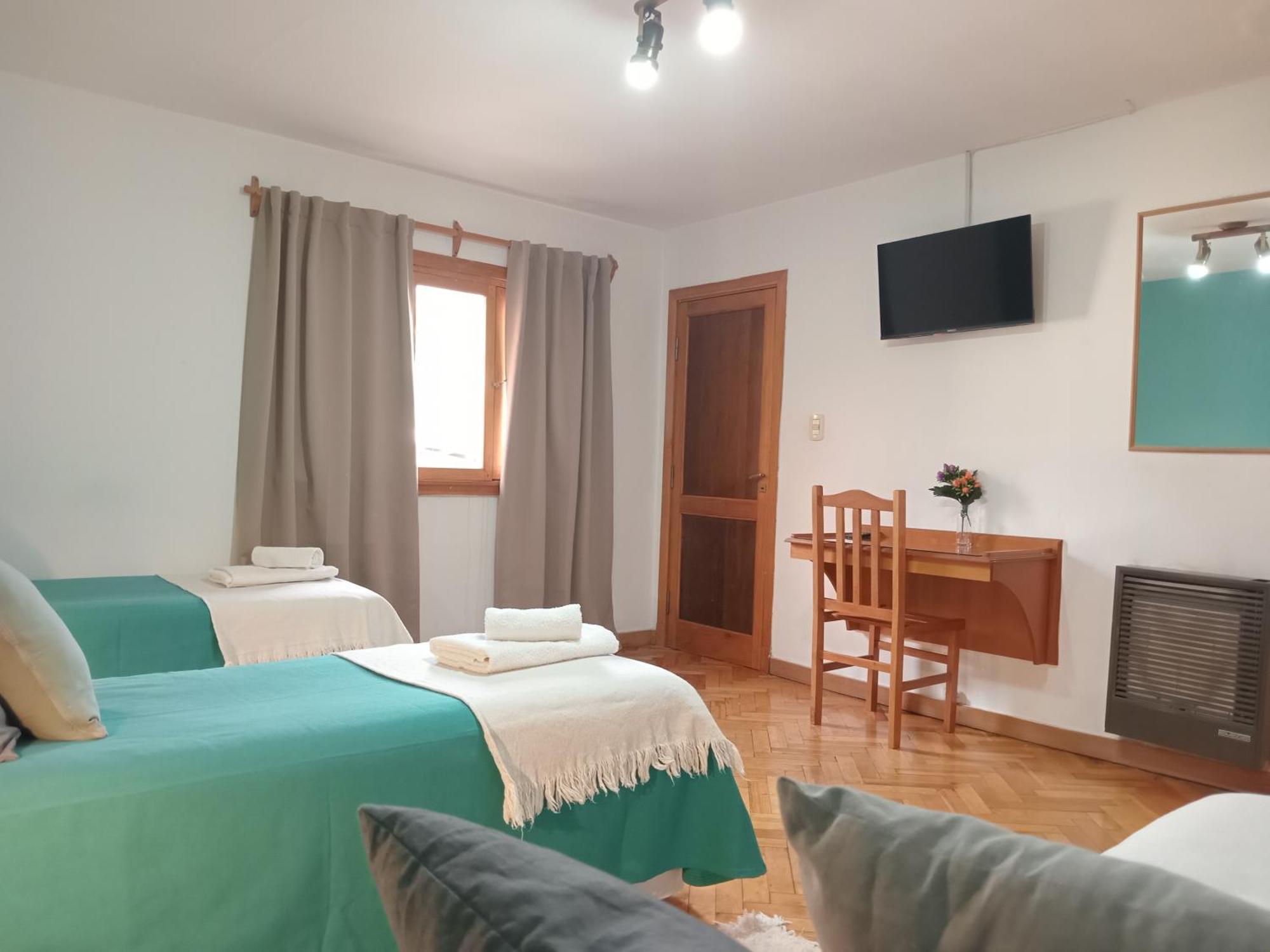 Hospedaje Amilcar Esquel Bagian luar foto