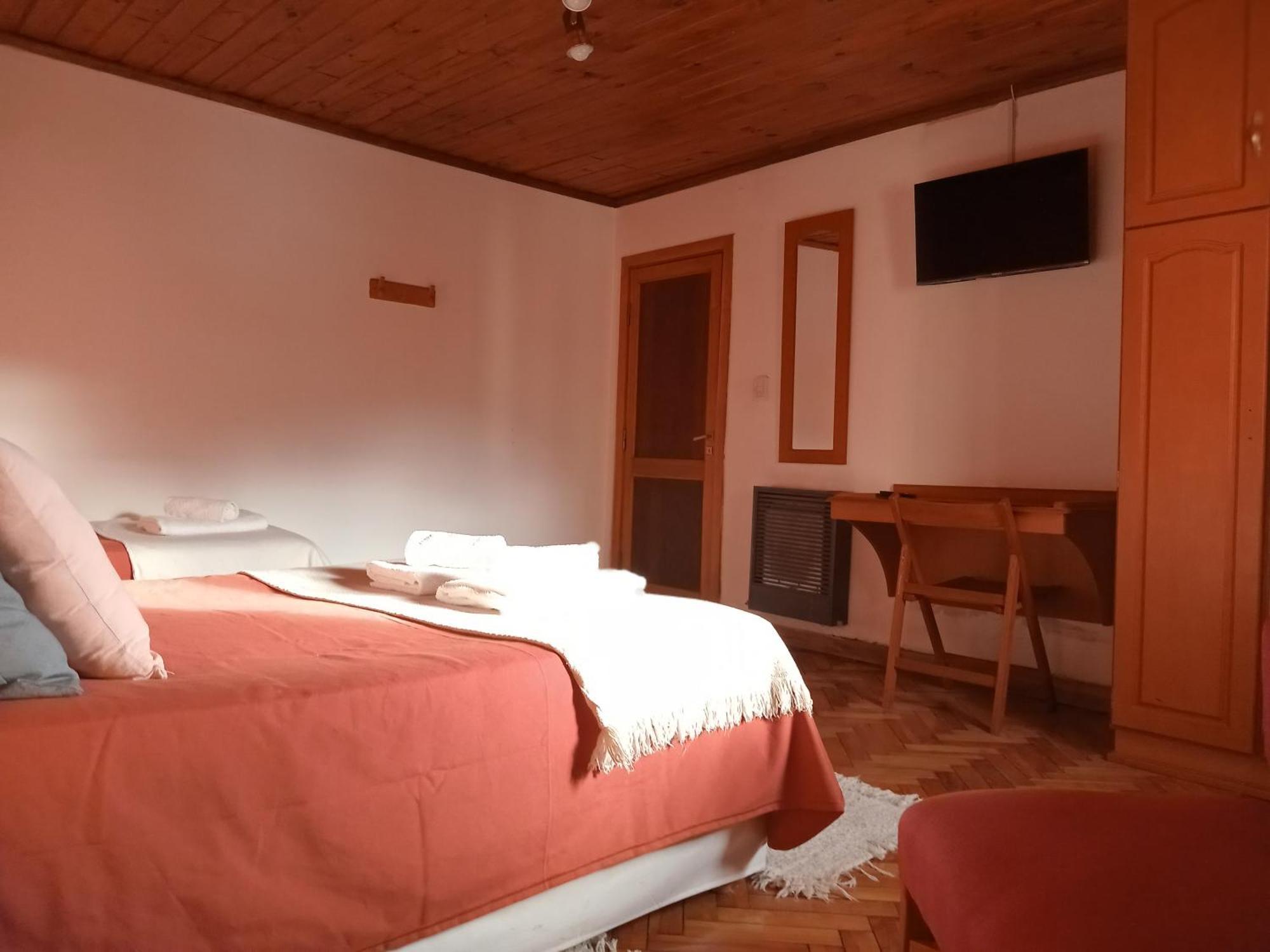 Hospedaje Amilcar Esquel Bagian luar foto